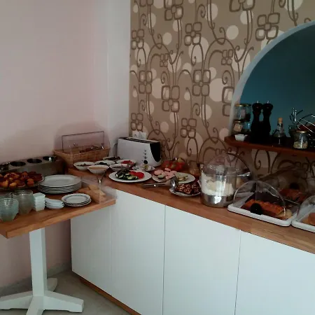 Avra Guest house
